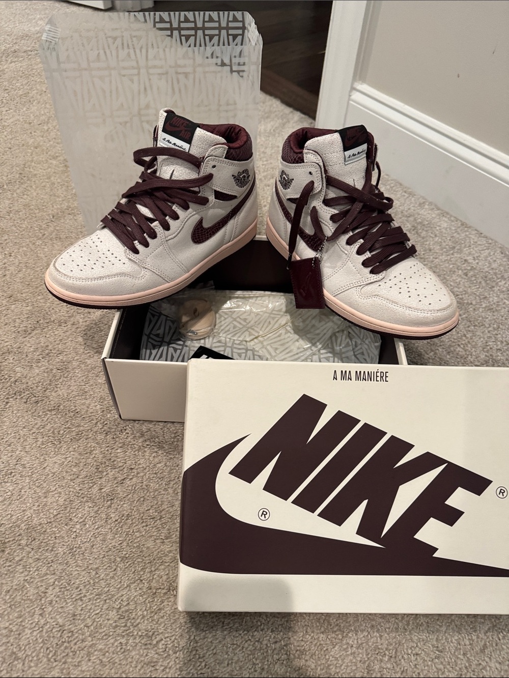 Worn once Jordan Nike Air Jordan 1 Retro OG x A Ma Maniere High Airness Mens